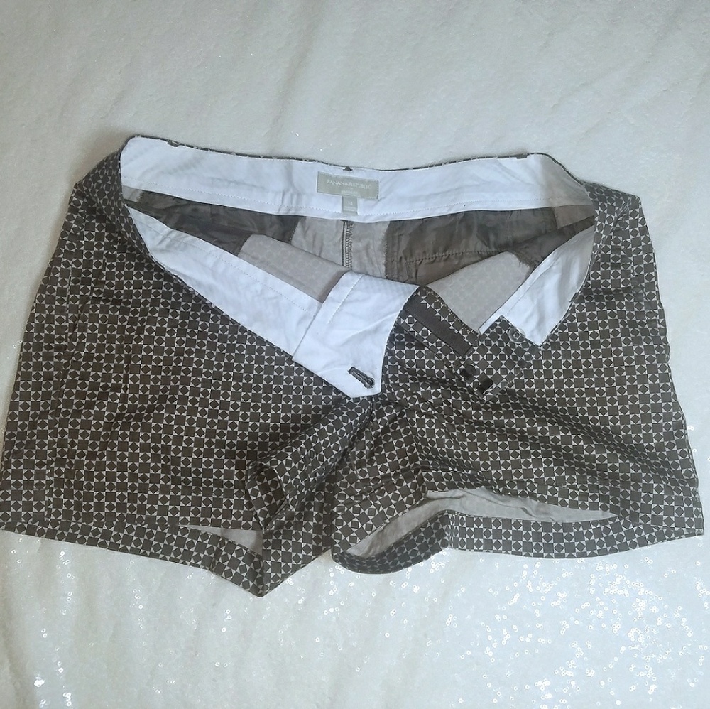 Banana Republic Size 14 Shorts, NWOT